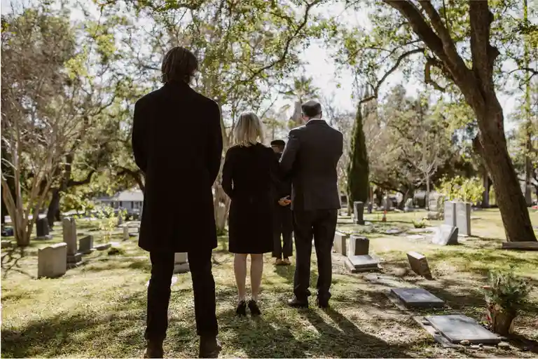 The Complete Guide to Funeral Etiquette in 2025