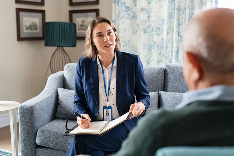 How To Become a Palliative Care Social Worker